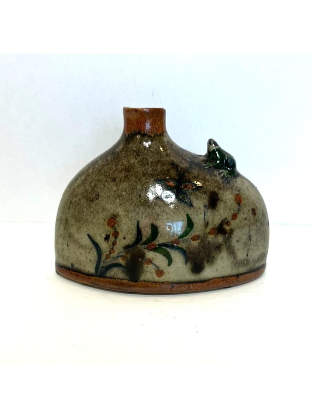Vintage Studio Art Frog Bud Vase High Gloss Ceramic Floral Detailing Felt Pads